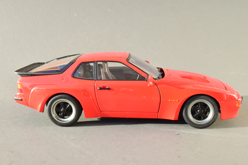 Illustration for article titled Teutonic Tuesday: AUTOart Porsche 924 Carrera GT